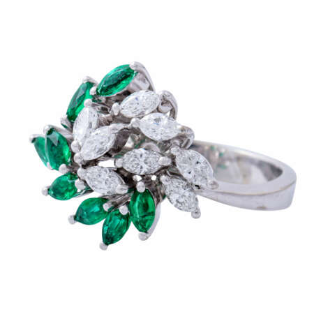 Ring mit 8 synthetischen Smaragden und 8 Diamanten, - Foto 5