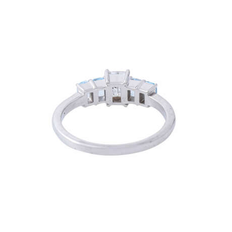 Ring mit Diamant und 4 Topasen, - Foto 4