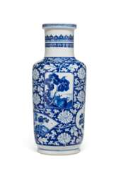 A LARGE CHINESE PORCELAIN BLUE AND WHITE ROULEAU VASE