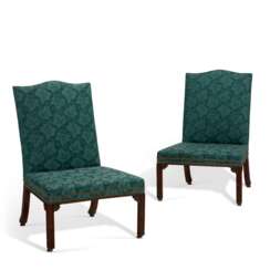 A PAIR OF GEORGE III MAHOGANY SIDE CHAIRS