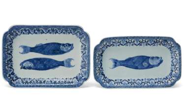 TWO CHINESE EXPORT PORCELAIN BLUE AND WHITE RECTANGULAR &#39;HERRING&#39; DISHES