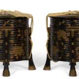 A PAIR OF JAPANESE GILT AND BROWN LACQUER HOKAI (FOOD CONTAINER) - Foto 1