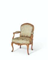 FAUTEUIL A LA REINE D'EPOQUE LOUIS XV