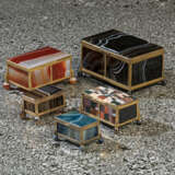 A GROUP OF FIVE GILT-BRASS-MOUNTED AGATE BOXES - Foto 7
