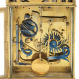 A LOUIS XVI ORMOLU AND ENGRAVED GILT-BRASS GRANDE AND PETITE SONNERIE TABLE CLOCK - Foto 4