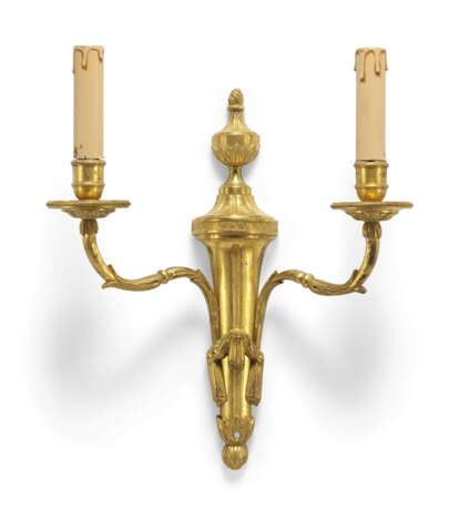 A PAIR OF ORMOLU THREE-BRANCH WALL-LIGHTS AND A SET OF FOUR TWIN-BRANCH WALL-LIGHTS - фото 5