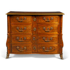 A LATE LOUIS XIV BRASS-MOUNTED ROSEWOOD COMMODE
