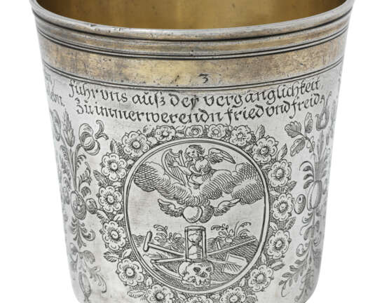 A GERMAN PARCEL-GILT SILVER BEAKER - Foto 2