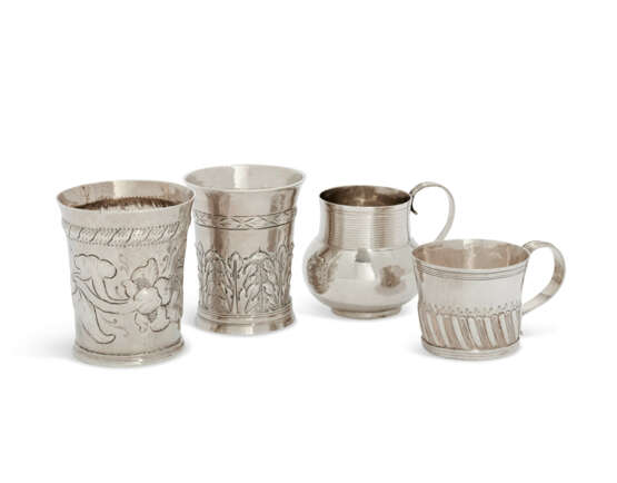 FOUR WILLIAM AND MARY AND WILLIAM III SILVER BEAKERS AND MUGS - фото 1