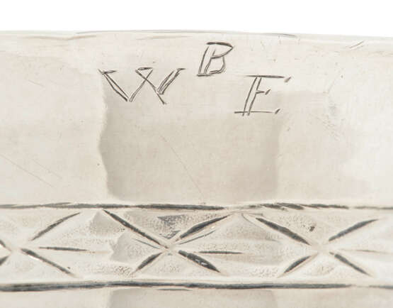FOUR WILLIAM AND MARY AND WILLIAM III SILVER BEAKERS AND MUGS - photo 3