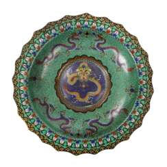 Aussergewöhnlicher Cloisonné Teller. CHINA, wohl um 1800