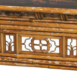 A CHINESE EXPORT BLACK AND GILT-LACQUER AND BAMBOO TEA TABLE - фото 4