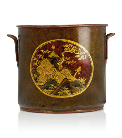 A PAIR OF LOUIS XV LACQUERED TOLE CACHE-POTS - photo 3