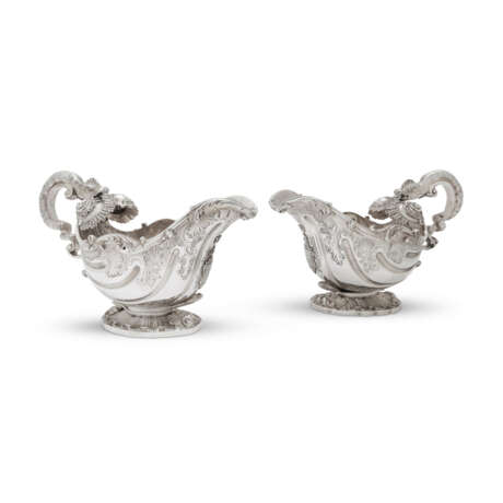 A PAIR OF GEORGE IV SILVER SAUCEBOATS - photo 5
