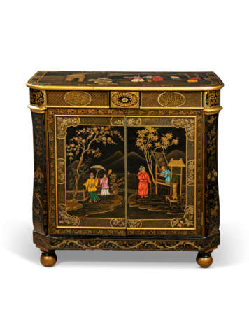 A LATE REGENCY JAPANNED TOLE AND PENWORK SIDE CABINET - photo 1