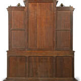 A LARGE FRENCH ORMOLU AND MARBLE-MOUNTED MAHOGANY BOOKCASE - photo 3