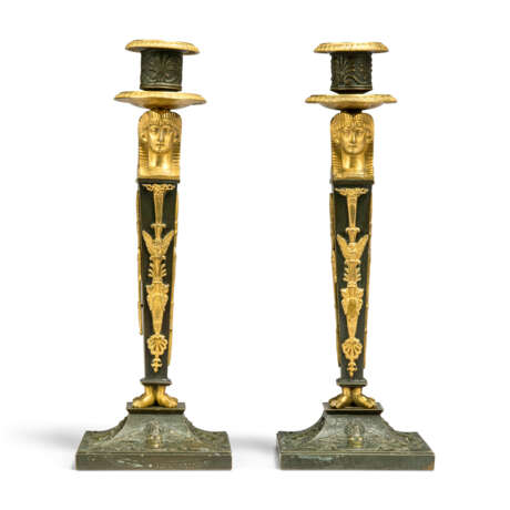 A PAIR OF RUSSIAN EMPIRE ORMOLU-MONTED PATINATED-BRONZE CANDLESTICKS - фото 3
