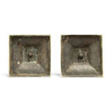 A PAIR OF RUSSIAN EMPIRE ORMOLU-MONTED PATINATED-BRONZE CANDLESTICKS - Foto 6