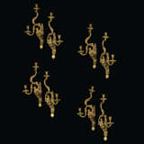 A SET OF EIGHT FRENCH ORMOLU WALL LIGHTS - Foto 1