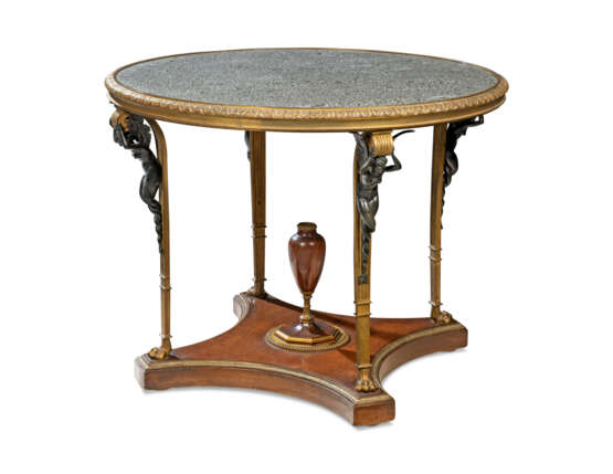 A LOUIS XVI GILT AND PATINATED-BRONZE AND MAHOGANY CENTRE TABLE - Foto 1