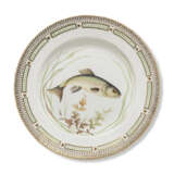 A COMPOSITE GROUP OF TWENTY-TWO ROYAL COPENHAGEN PORCELAIN PLATES - photo 6