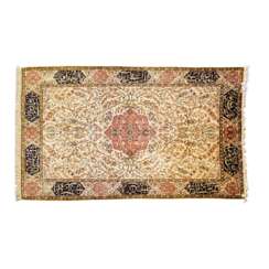 Orientteppich aus Seide. PERSIEN, 20. Jahrhundert, ca. 209x133 cm