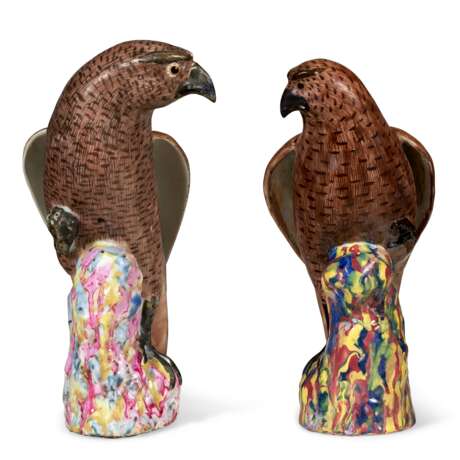TWO CHINESE EXPORT PORCELAIN HAWKS - Foto 2