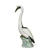 A CHINESE EXPORT PORCELAIN MODEL OF A CRANE - photo 2