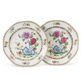 FOURTEEN CHINESE EXPORT PORCELAIN FAMILLE ROSE DISHES - фото 2