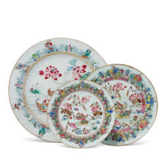 THREE CHINESE EXPORT PORCELAIN 'MANDARIN DUCKS AND DAOIST IMMORTALS' DISHES