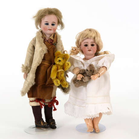 2 zierliche Puppen + 2 Miniaturteddys. Heinrich Handwerck. - photo 1