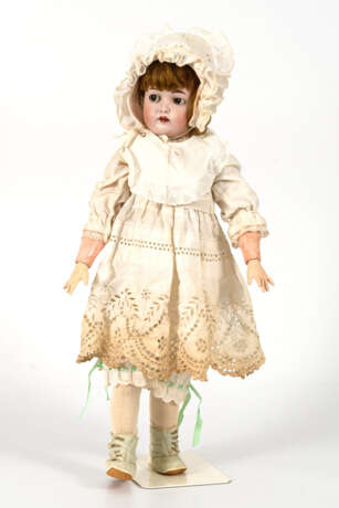 Puppenmädchen mit Haube. Hertel, Schwab & Co. - Foto 2