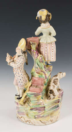 Barocke Fayence-Figurengruppe mit Hund und Affe - photo 4