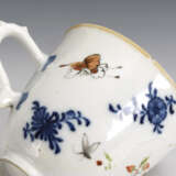 Barocke Tasse mit Blumen- und Insektenmalerei. China, Exportporzellan . - photo 7