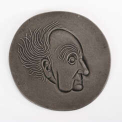 GRIES, Ludwig (1887 München – 1966 Köln). Eisenguss-Plakette: Gerhart Hauptmann.