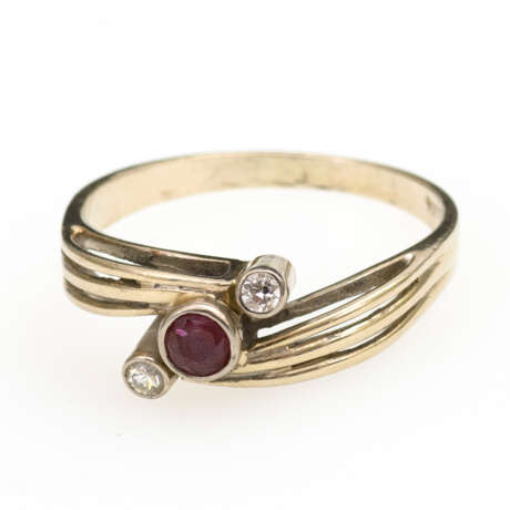 Ring mit Rubin und Diamanten - Foto 2