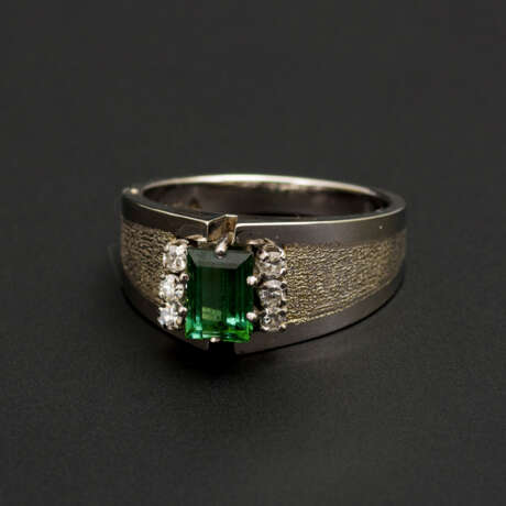 Ring mit Turmalin und Diamanten - photo 1