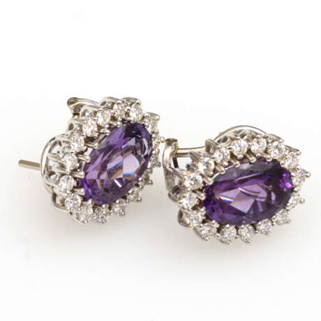 Entourage-Ohrsteckerpaar mit Amethysten und Brillanten - Foto 2