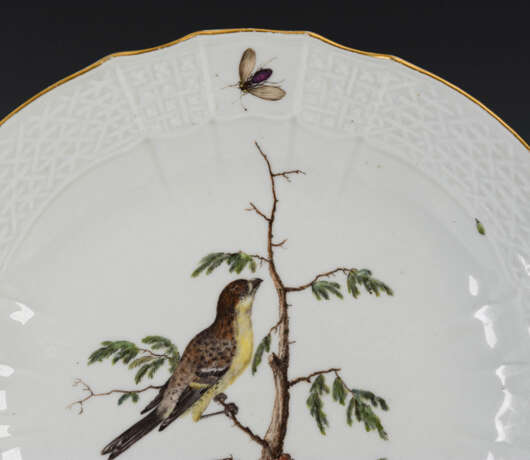 Gemüseteller mit Vogelmalerei. Meissen. - photo 2