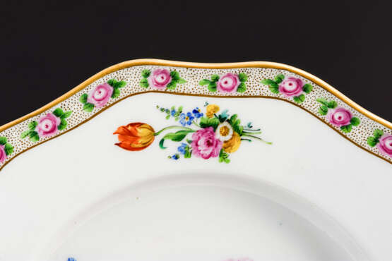 Teller mit Blumenmalerei. Meissen. - photo 2