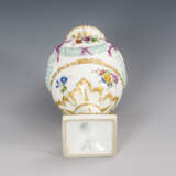 Kleine Vase mit Blumenmalerei. Meissen. - photo 3