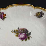 Barocke Schale mit Blumenmalerei. Meissen. - photo 2