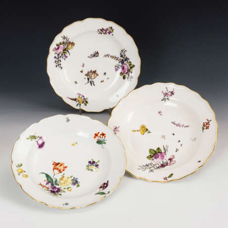 3 Teller mit Blumenmalerei. Meissen. - photo 1