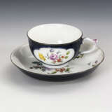 Barocke Tasse mit Blaufond. Meissen. - photo 2