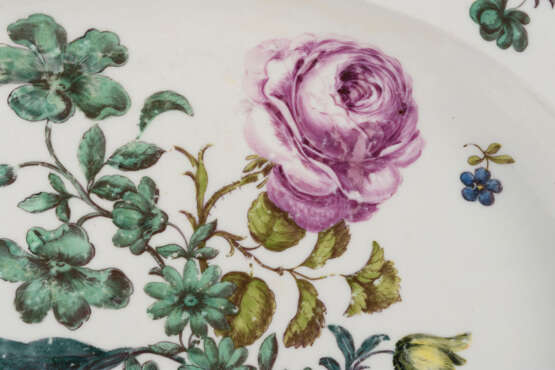 Platte mit Blumenmalerei. Meissen. - photo 2