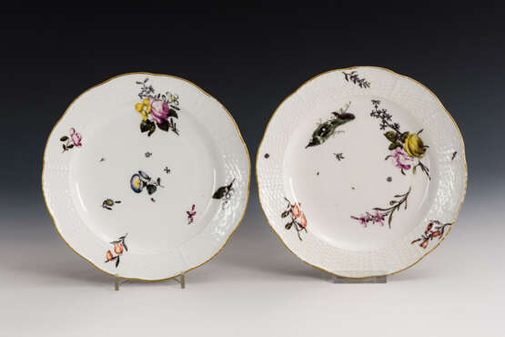 2 barocke Teller mit Blumenmalerei. Meissen. - photo 2