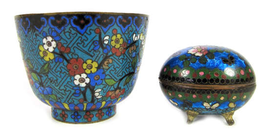 CLOISONNÉE-BECHER UND DECKEL- - Foto 1