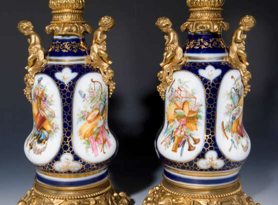 Paar französische Lampenfüße mit vergoldeter Montierung - Foto 2