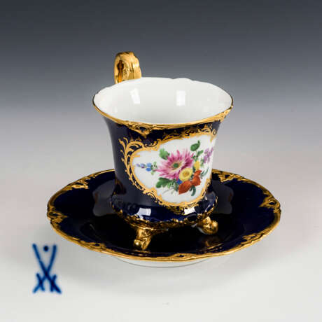 Prunktasse mit Kobaltfond. Meissen. - photo 1