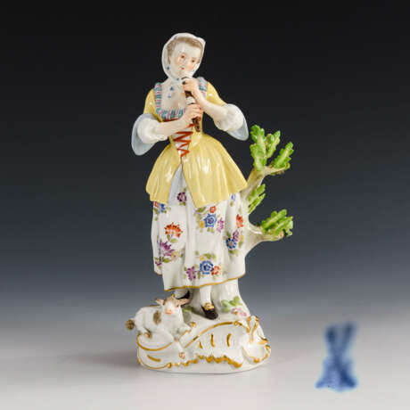 Schäferin mit Flöte. Meissen. - photo 1